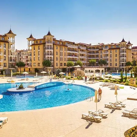 Apartament Complex Rezidential Royal Sun アパート *